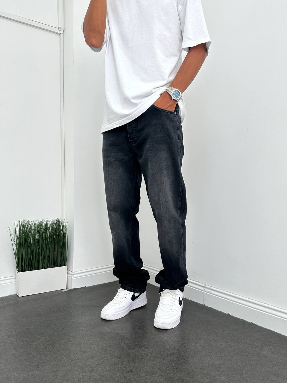 PLAIN BLACK JEAN
